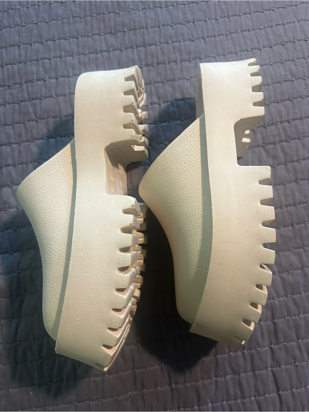 Jeffrey Campbell Cream Chunky Platform Slip-On Clog Mules - Picture 2 of 5